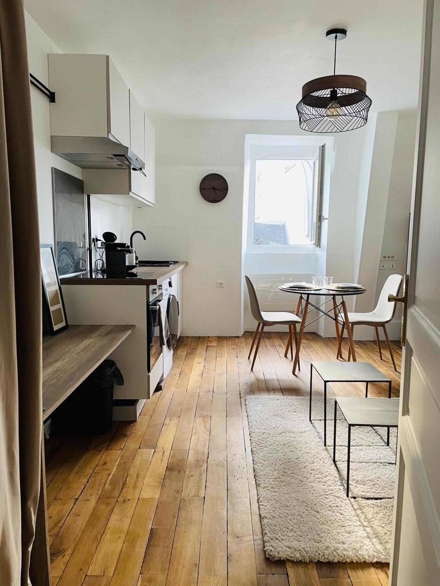 Charmant Appartement Au Coeur De Bourges Exterior foto