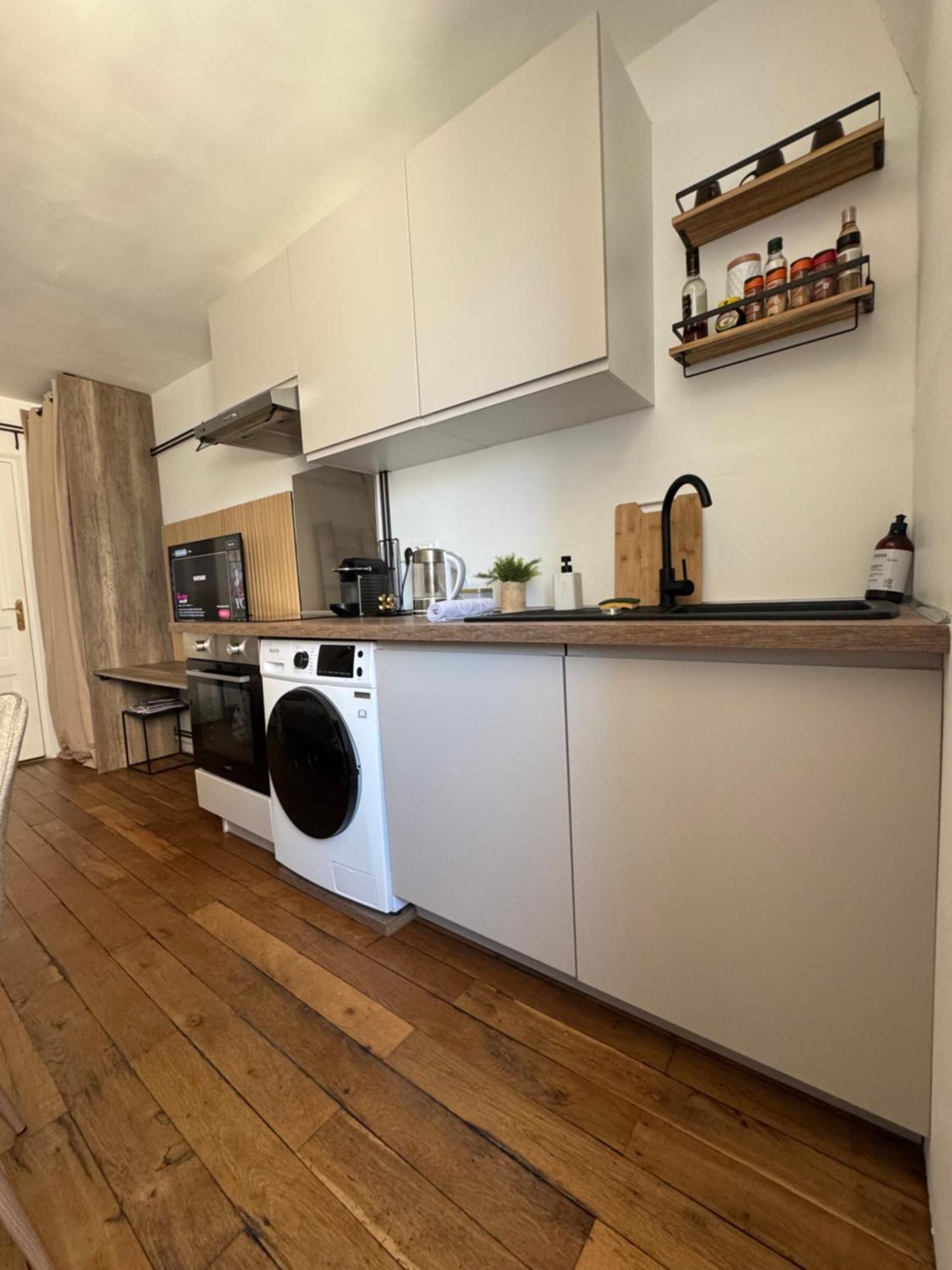 Charmant Appartement Au Coeur De Bourges Exterior foto